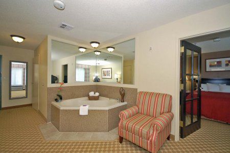 Hotel Country & By Radisson, - Outlet Mall
