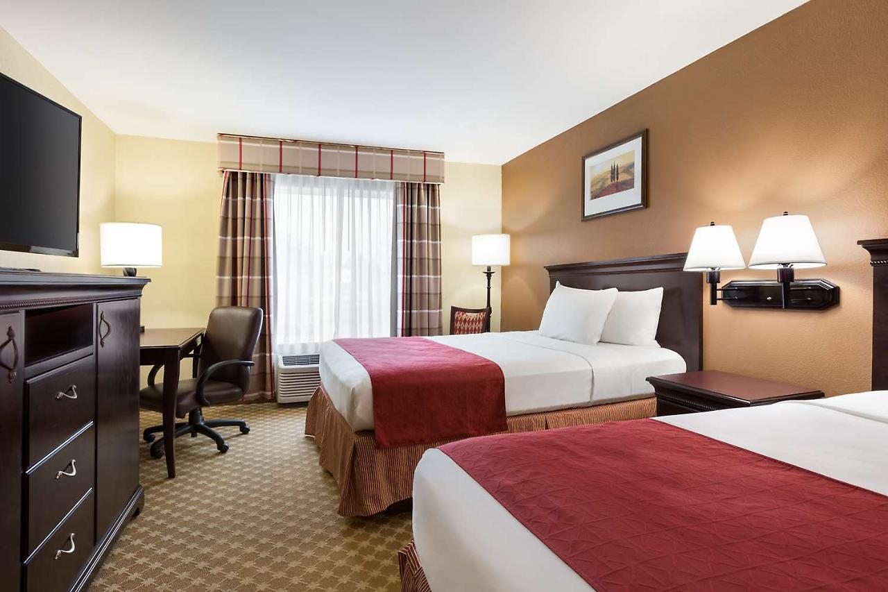 Country & By Radisson, - Outlet Mall Asheville
