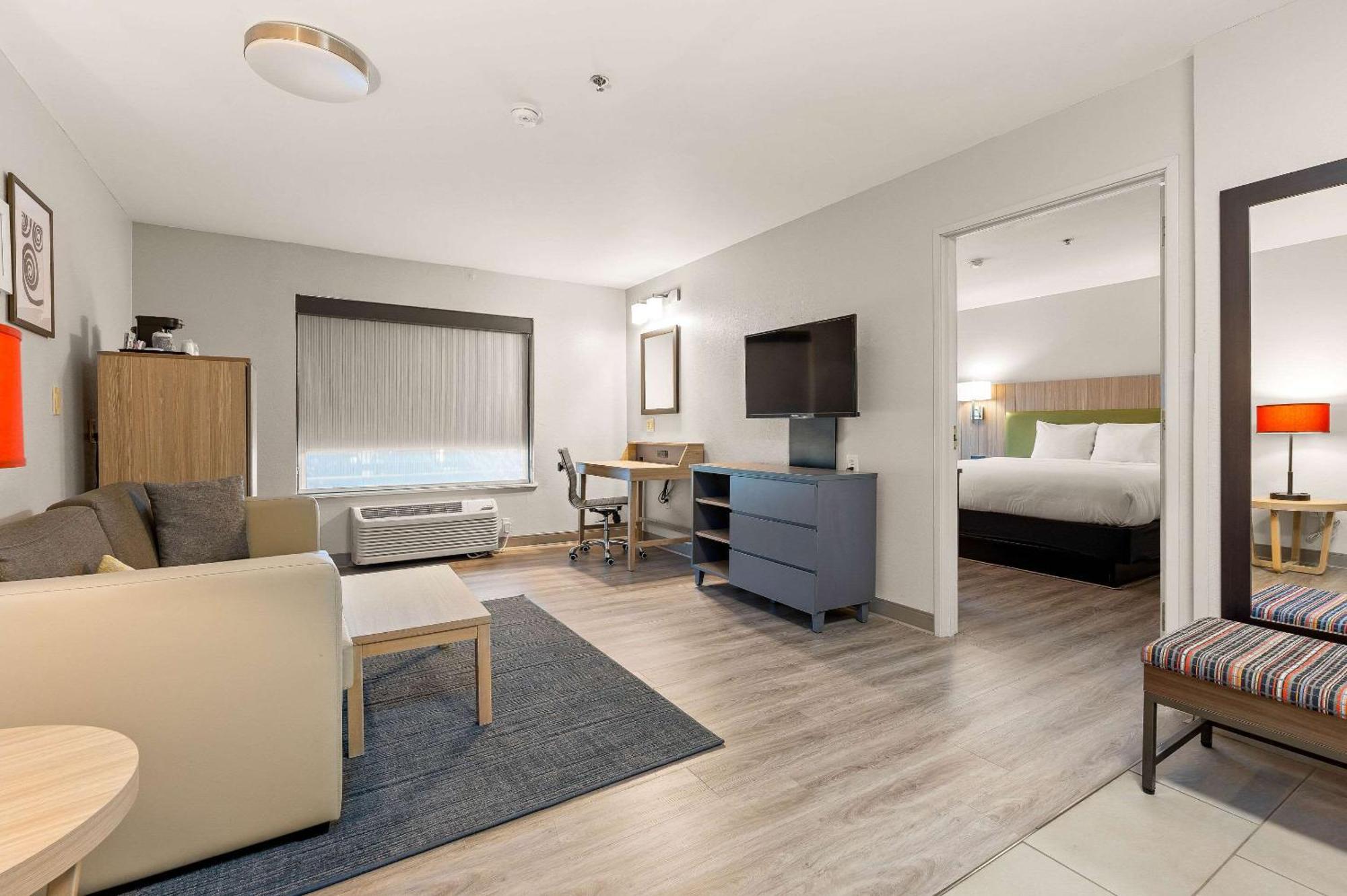 Country & By Radisson, - Outlet Mall 3* Asheville