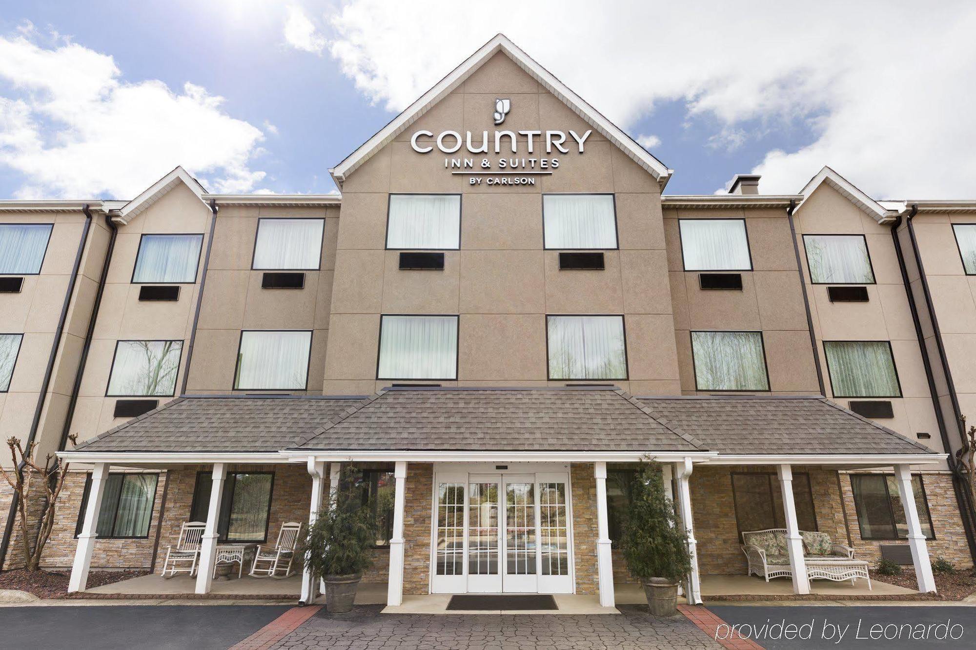 Hotel Country & By Radisson, - Outlet Mall 3*
