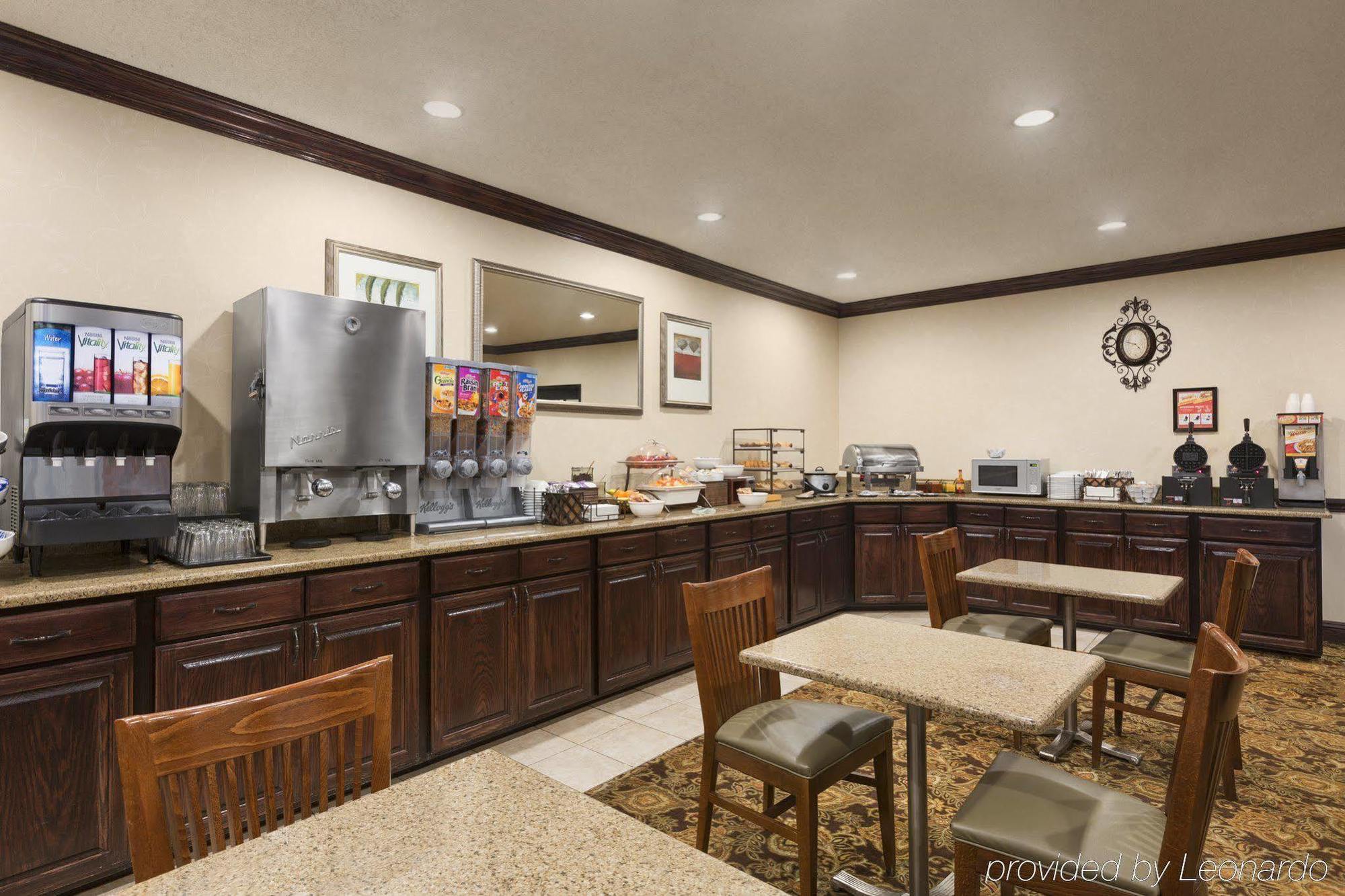 Country & By Radisson, - Outlet Mall Hotel Asheville