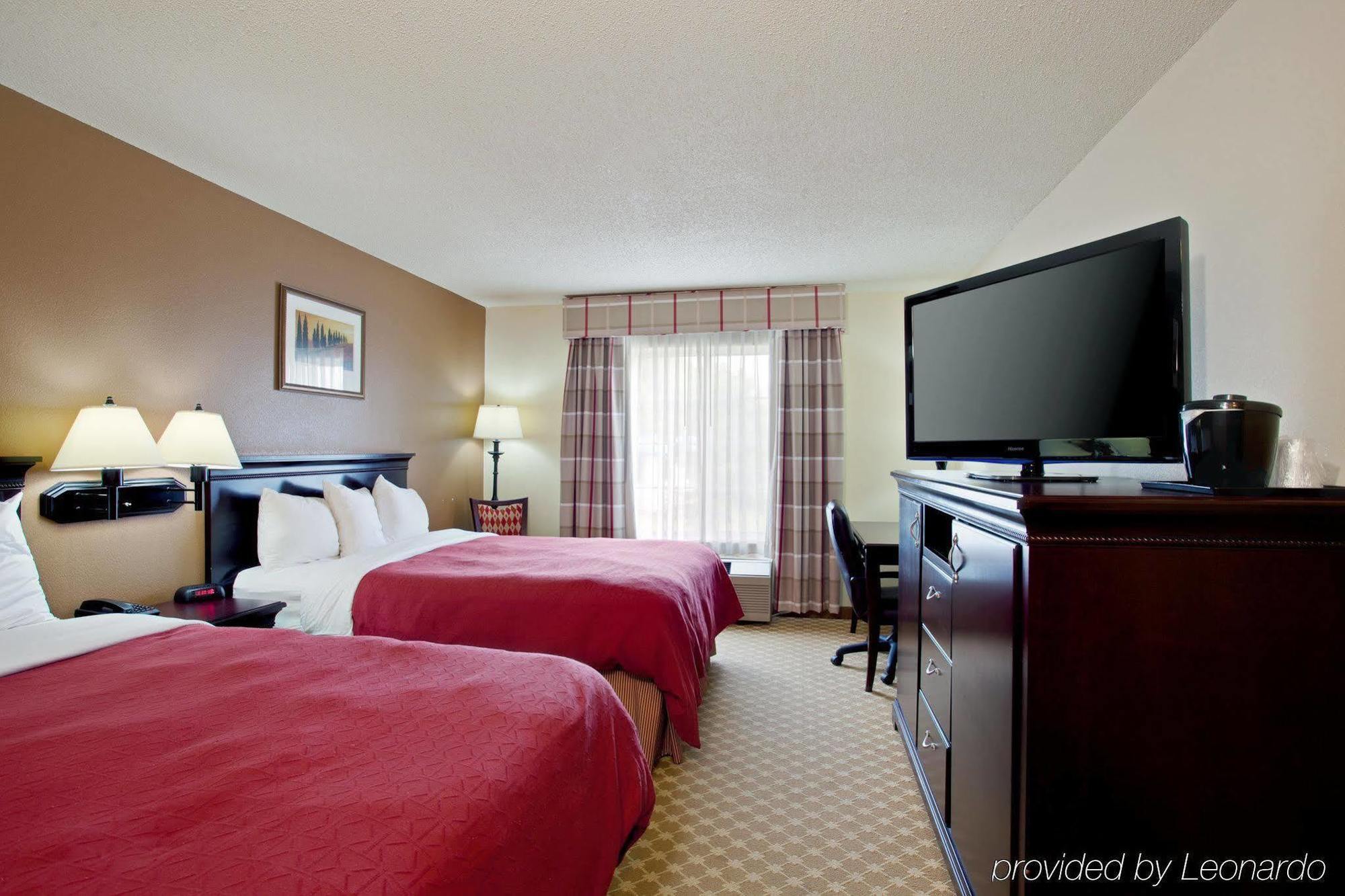 Country & By Radisson, - Outlet Mall Hotel Asheville